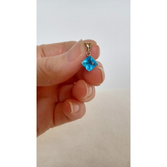 Sterling Silver 7mm Simulated Princess Cut Blue CZ Necklace Pendant 3/4 in - Picture 6 of 7